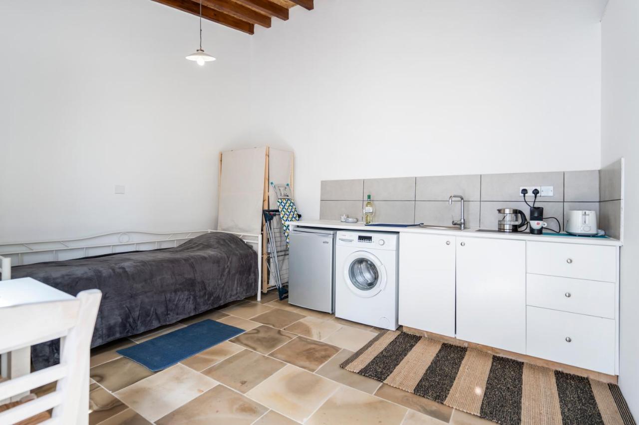 To Hani - Small Studio Nicosia Luaran gambar